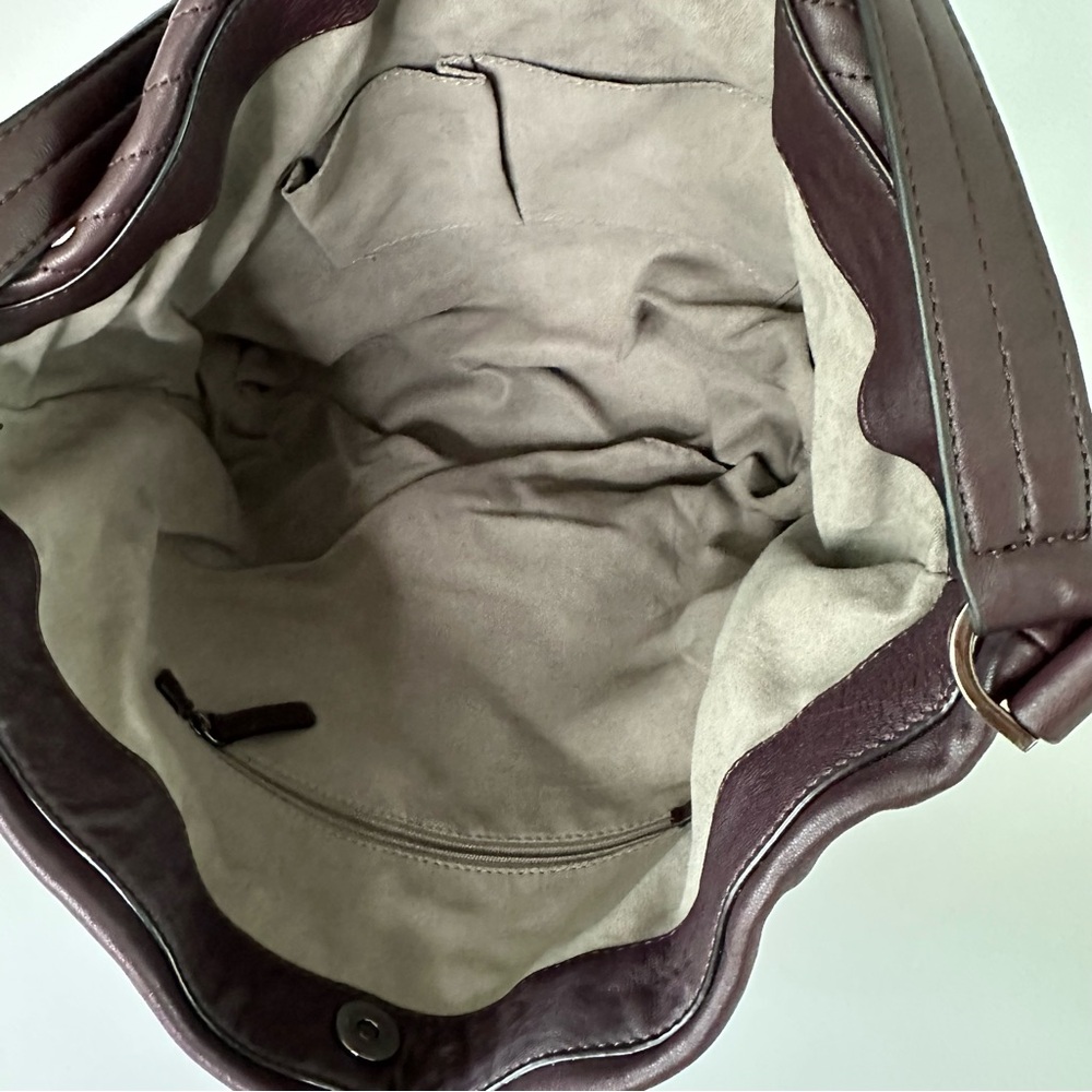 Vince Camuto Tave Hobo Leather Handbag Vamp Color - Picture 7 of 9